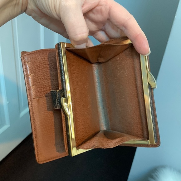 1999 authentic Louis Vuitton kisslock wallet - Picture 12 of 15